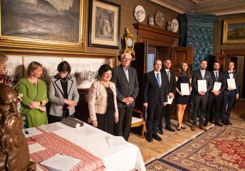 Jakub Vrábel focuses on connecting physics with machine learning. For his research, he received the Hlávka Foundation Award